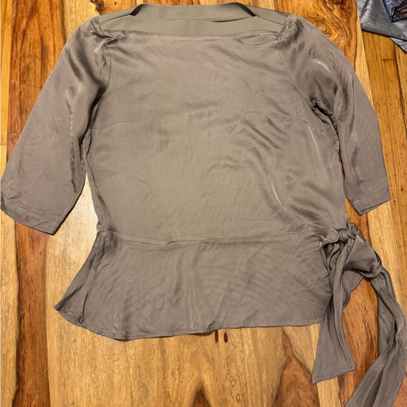 Silk YAYA blouse size 36 i,olive colour in great condition - Picture 6 of 8